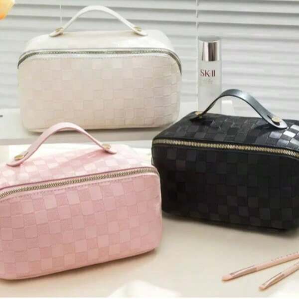 1pc.Large Capacity Checkered Makeup Bag With Portable Lingerie And Toiletries Organizer, Handheld Travel Accessories Cosmetic Storage Case
