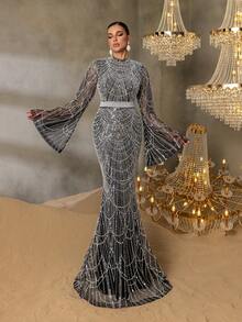 Faeriesty 优雅高领喇叭袖串珠美人鱼晚礼服，饰有精致滚边细节——挺括廓形，适合红毯盛典、黑领结婚礼、歌剧首演、正式慈善舞会和奢华颁奖典礼等场合。 - 黑與白 - 查看 5