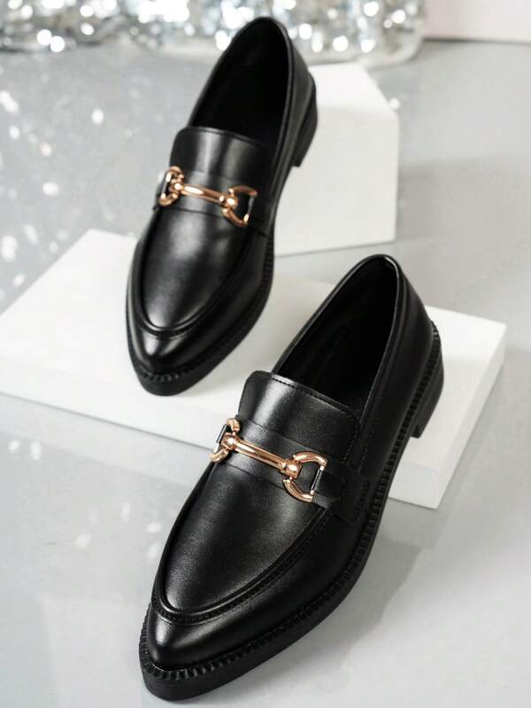 Britischer Stil kleine Lederschuhe für Frauen im Frühling 2025, neue modische spitze Schuhe, flache Sohle Le Fu Damenschuhe in Große Größen