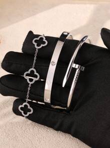 Conjunto de 3 piezas de brazalete de acero inoxidable con encantos de uña y trébol, apropiado para uso diario de mujeres, regalo de Navidad, obsequio de festividades