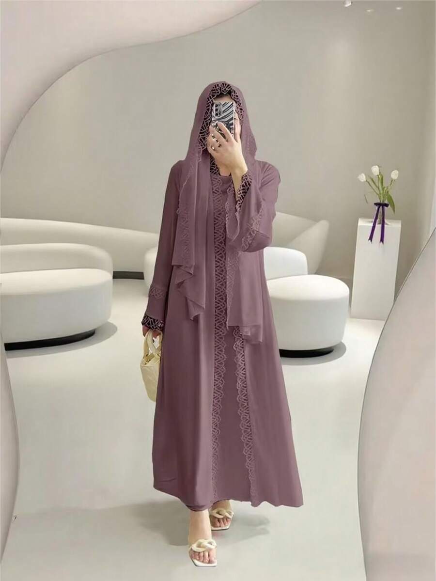 四件套：荷叶边阿巴雅长袍搭配无袖吊带裙、头巾和腰带