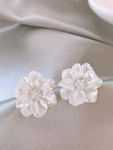 1 对简约百搭夸张山茶花和珍珠耳钉，适合女士 - 白色 - 查看 11