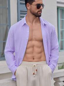 Camisa de manga larga con botones y cuello casual, simple y de moda para hombres. Cómoda y versátil para vestir casual en primavera y otoño. Prenda esencial minimalista para el transporte diario de los hombres
