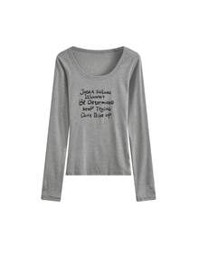 女款字母印花U领修身长袖上衣，设计感十足，早秋新品