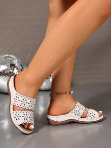 2025 Summer New Fashion Women Hollow Peep Toe Flat Slide Sandals, Casual Thick Sole Beach Slippers