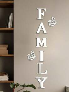 一套8张镜面墙贴，印有蝴蝶家族口号。这些镜面亚克力墙贴防水自粘，非常适合装饰儿童房。