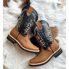 BOTA RODEO PARA HOMBRE 100% PIEL DE RES MARCA BDP SUELA DE HULE CONSTRUCCION WELT - ARENA - Ver 5