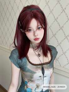 alicegarden 1 Stück hitzeresistente synthetische, gerade Perücke in Rot mit Mittelscheitel und Pony, 20 Zoll lang, aus Fasern hergestellt, geeignet für den täglichen Gebrauch, natürlich und realistisch. (Zubehör nicht enthalten)