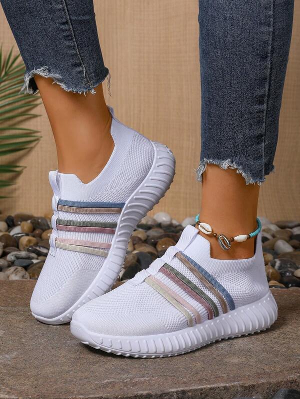 Damen elegante Slip-On Athletikschuhe - atmungsaktives Obermaterial und EVA Sohle, gestreifte Pastell Sneaker mit Kappenschutz, bequem für alle Jahreszeiten, geeignet für Gehen, Arbeit und Freizeitoutfits, niedliches Design