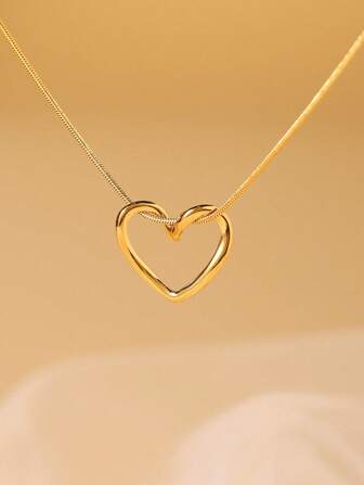 1pc Hollow Out Heart Design Women's Necklace, Unique & Chic Heart-Shaped Stainless Steel Pendant For Daily Wear, Gifts For Women
