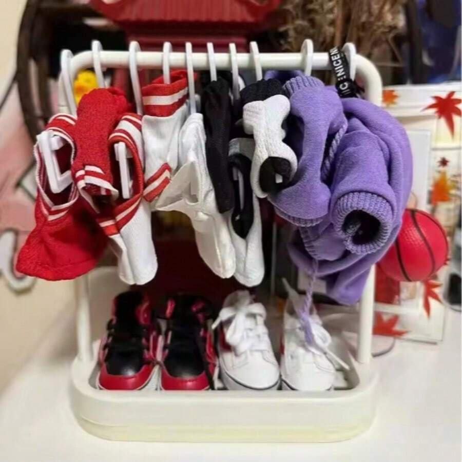 Perchero de 20 cm para almacenamiento de ropa de muñeca BJD, estante de exhibición de zapatos, caja de almacenamiento de percha de ropa de muñeca, soporte de ropa, regalo para niños para Labubu - Multicolor - Ver 1