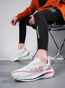 Up run 男士休闲运动鞋，轻便、时尚、百搭轻质碳板跑步鞋，大码系带运动鞋，男士专业跑步鞋，情侣鞋。男士休闲运动鞋，轻便、时尚、百搭轻质碳板跑步鞋，大码系带运动鞋，男士专业跑步鞋，情侣鞋。