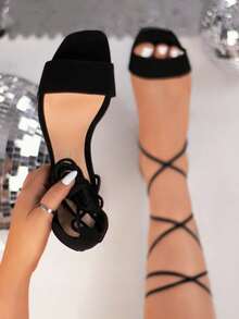 Sandalias de mujer elegantes con tiras cruzadas y tacón cuadrado para fiesta - Negro - Ver 3