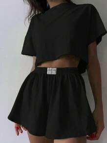 2 件女式新款微透明柔软舒适休闲运动沙滩套头衫圆领短袖侧开衩阔腿短裤套装，适合家居服