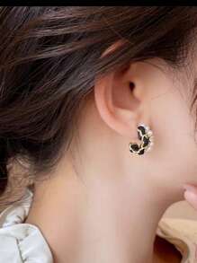 1pc Fashion Jewelry Women's Black Velvet Pearl Hoop Earrings For Daily Wear