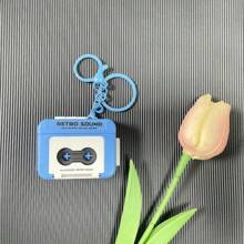 1 件复古磁带录音机钥匙扣迷你复古卡带播放器吊饰 PVC 音频主题钥匙扣新奇盒子吊坠非金属无镀层背包装饰钥匙扣适用于包包汽车配件女士 - 彩色 - 查看 10