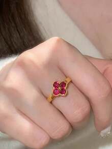 1 件不锈钢简约时尚三叶草戒指，镶有红钻，优雅百搭的女士三叶草花戒指 - 花朵戒指 - 查看 3