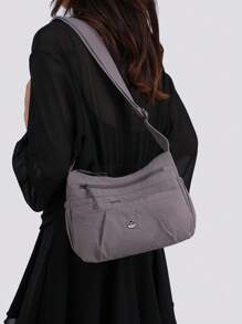 极简时尚女包2025休闲百搭尼龙单肩包多口袋斜挎包通勤包中年女士大容量旅行单肩包2025新款女士小方形斜挎包 - 紫色 - 查看 3