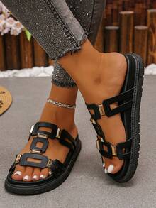 A Pair Of Fashionable, Comfortable Women's Buckle Decorated Thick Soled Sandals, Suitable For Daily Leisure Or Beach Vacations. The Comfortable Midsole Is Very Soft And Comfortable To Wear. - Black - View 8