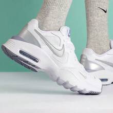 Nike Zapatillas de running Air Max Fusion Retro para mujer, transpirables, de caña baja, resistentes al desgaste y con absorción de impactos - Blanco - Ver 5