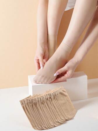 10 双纯色中筒袜，日常休闲穿着