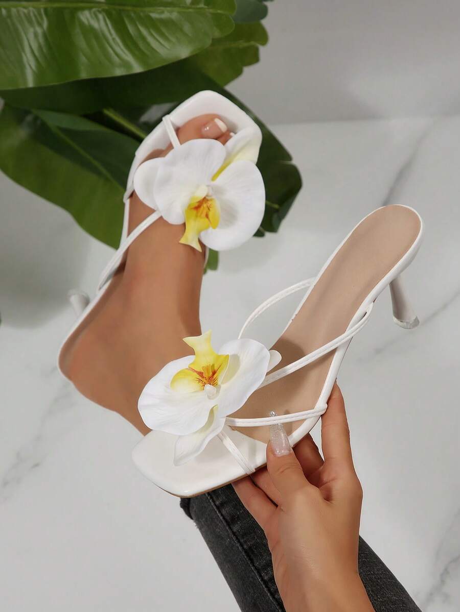 花卉装饰高跟凉鞋，适合海滩、旅行、约会、通勤、派对和聚会