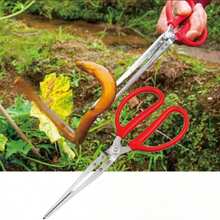 一副耐用多功能钳，直齿、弯齿、加长齿。这款多功能工具采用红色手柄设计，适用于家居装饰、户外垂钓、海钓、采摘、收集柴火和垃圾、切香蕉、添加冬季壁炉材料等多种用途。