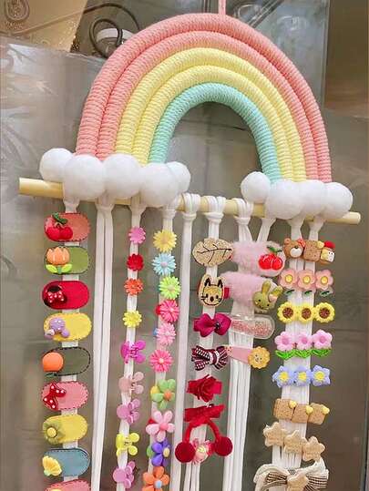 1件彩色手工编织彩虹发饰收纳架，可作发箍夹、发夹收纳架、壁挂装饰、墙面装饰吊坠，用于收纳整理发饰，适合女孩发饰蝴蝶结，彩虹发饰收纳架，壁挂展示架，适合幼儿园女童房、婴儿房装饰、迎婴派对装饰、派对装饰、婴儿派对用品、派对道具。
