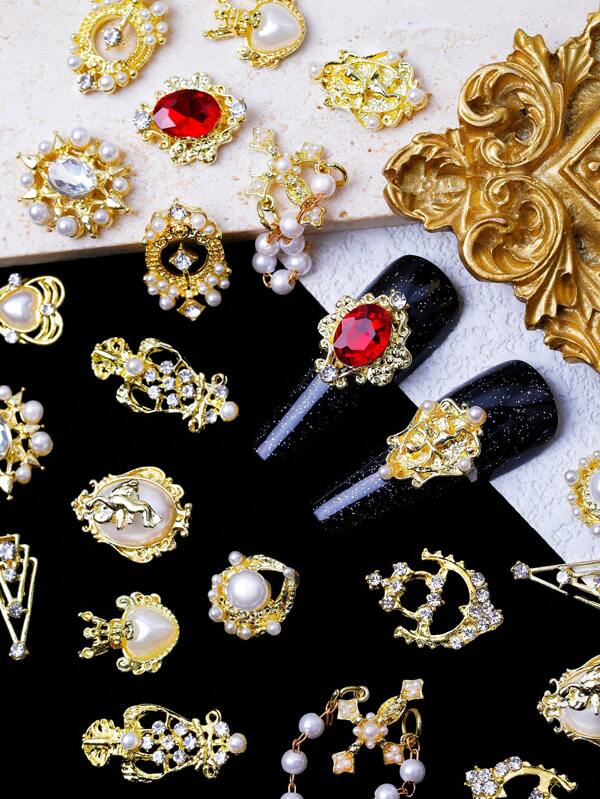 Un sac de 24 diamants en alliage de style baroque doré rétro, perles, décorations en alliage tridimensionnelles exquises en forme de cœur d'ange rubis multifonctionnelles, style métallique Y2k DIY artisanal, accessoires décoratifs, diamants métalliques brillants, décoration d'ongles en métal tridimensionnelle luxueuse et raffinée, accessoires de décoration d'ongles, produits de pierres précieuses pour ongles