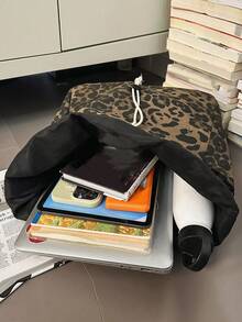 Ce sac à dos léopard spacieux est conçu spécifiquement pour les femmes, parfait pour les voyages, l'école ou un usage quotidien. Ce sac et polyvalent convient aux utilisatrices. Design imprimé guépard. - Multicolore - Voir 6