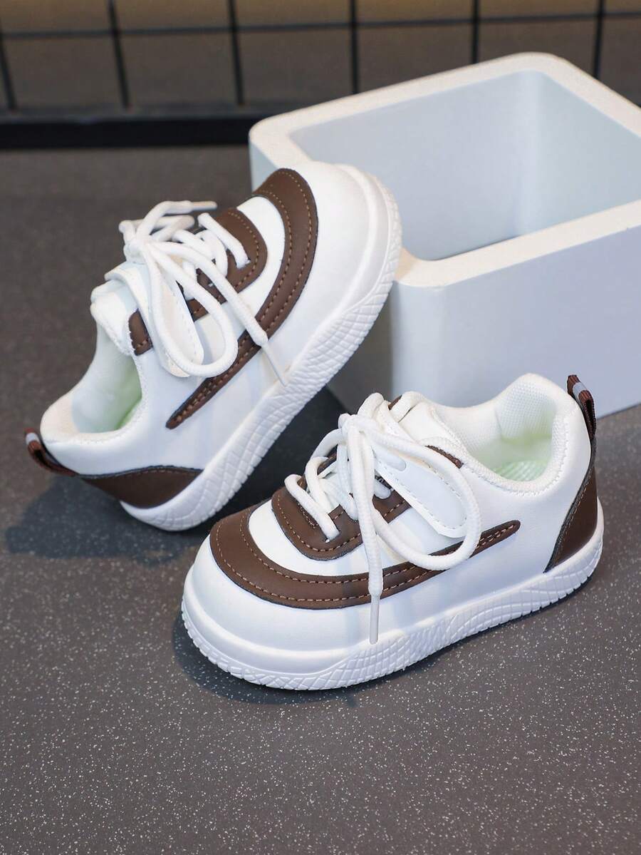 1 双儿童白色运动鞋，全新设计，防滑，轻便，休闲软底鞋，适合男孩和女孩 - 棕色 - 查看 1