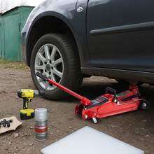Professional Low-Profile Car Jack – 2.5 Ton Hydraulic Lift For Emergency Tire Changes & Vehicle Maintenance - Red - View 9