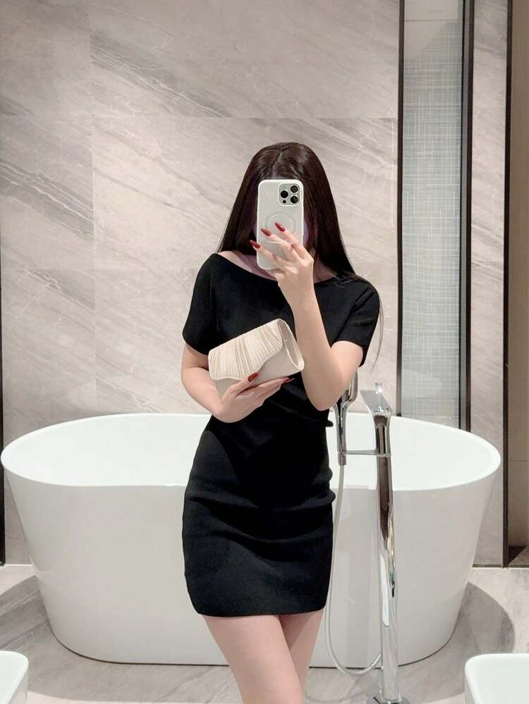 1 chiếc túi đựng váy dạ hội thiết kế bằng vải satin xếp ly cổ điển, ví cầm tay dự tiệc trang trọng, ví cô dâu cưới lãng mạn, túi đeo chéo có dây xích dạng phong bì có nắp - Màu be - Xem 10