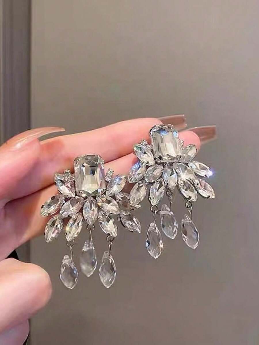1 Pair Fashionable & Elegant Crystal Flower Stud Earrings