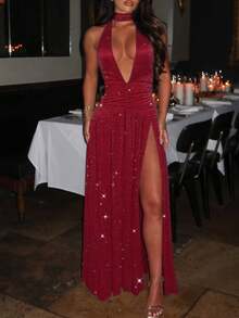 女式性感深V领细肩带金属褶饰腰部开衩长款派对连衣裙