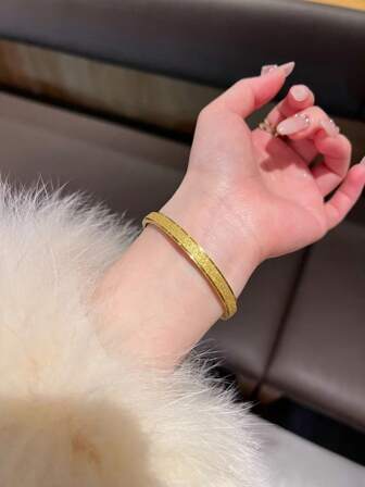 1pc Women Gold Tone Bracelet - Elegant Frosted Cuff Bracelet Stylish Everyday Wear Jewelry