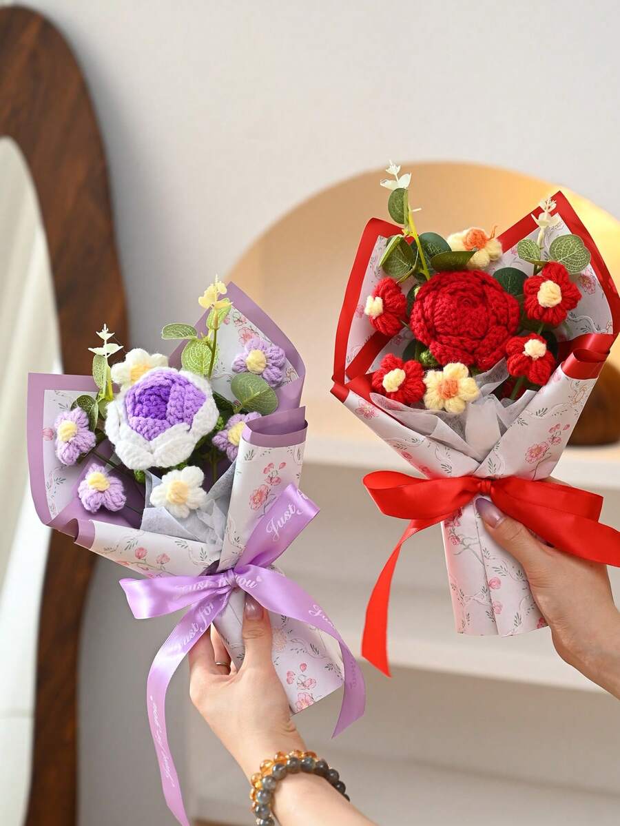 一套人造花束，包含包装纸、玫瑰和钩编花朵，适合作为生日或周年纪念礼物送给老师、母亲、闺蜜、女性，也适合母亲节、情人节、婚礼纪念品和节日派对家居装饰，可用于家居、餐桌、卧室、浴室、书桌装饰。 - 彩色 - 查看 1