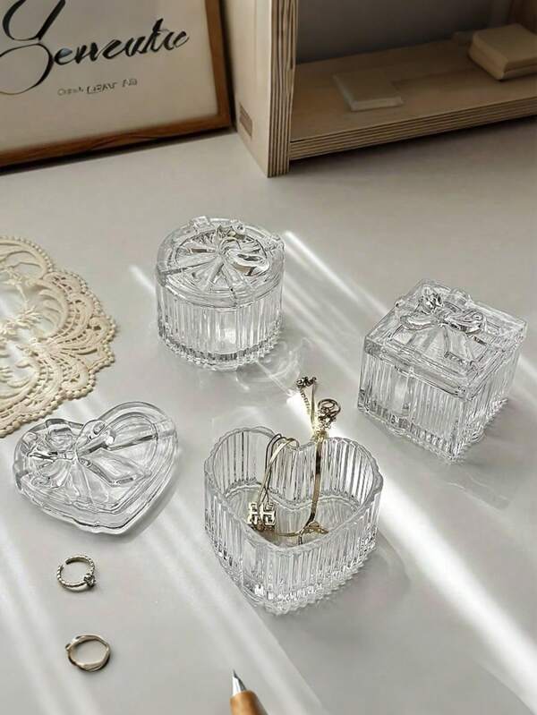 1 pièce Boîte de rangement pour bijoux en verre avec cristal et nœud papillon - Couvercle transparent, boîte de rangement multifonction élégante et compacte. Convient pour le rangement de bijoux sur la coiffeuse, la décoration du salon/chambre à coucher. Cadeau parfait. Convient pour la collection de vacances à la plage, salle de bain, chambre, grande capacité. Organisateur de stockage pour femmes, essentiels de voyage, retour à l'école, stockage de dortoir
