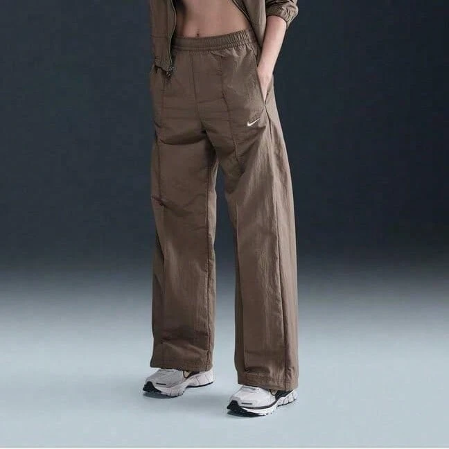 Nike 女款 AS W NSW WVN MR PANT 梭织长裤 FQ3589-233 - 棕色 - 查看 1