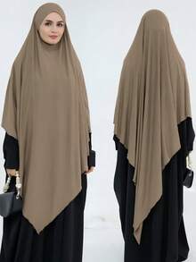 一件纯色针织头巾，配有超长围巾和针织系带，适合日常搭配长袍穿着，易于搭配各种场合，例如约会和祈祷。