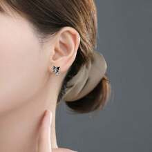 1 Piece Of Sterling Silver New Black Bow Earrings For Women With Micro-Inlay Design Classic Fashion Temperament Sweet Earrings