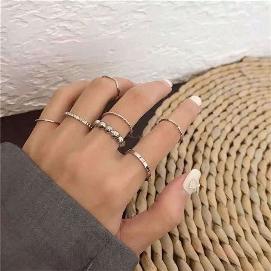 Set de 7 anillos minimalistas y lisos para apilar