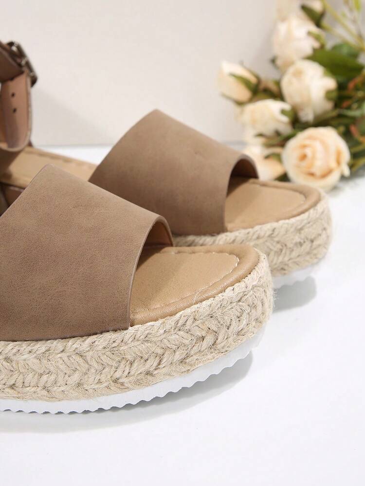 Giày sandal đế bằng mùa hè kiểu dáng thường ngày, quai cài bằng rơm, hở mũi, dây đan chéo, màu trơn, khóa kim loại, thích hợp cho nữ đi nghỉ mát và đi làm, sandal đế xuồng màu kaki cổ điển, phụ kiện du lịch thiết yếu. - Màu kaki - Xem 7