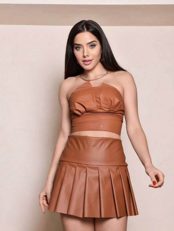 Conjunto cropped e short saia de pregas   Simples    Sensual  Festa    Couro PU    Plissado  Assimétrico    moda blogueira balada  Noite