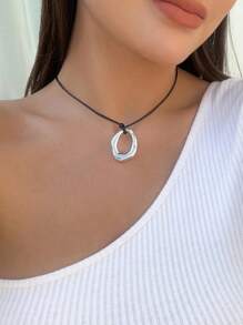 1pc Women's Metal Hollow Asymmetrical Geometric & Heart Pendant Necklace, Vintage Fashion Casual Street Party Jewelry