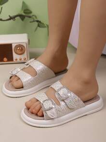 A Pair Of Fashionable Summer New Soft Thick-Soled Shiny Children's Flat Slippers, Suitable For Wearing At Home Or On Beach Vacations - Beige - View 2