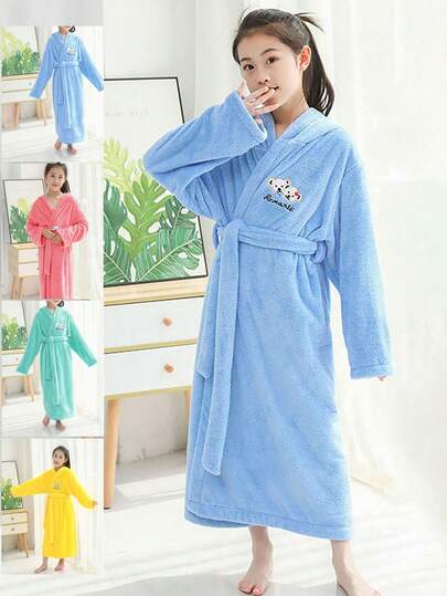 一件男女童刺绣图案浴袍，儿童连帽浴袍，衣长 96 厘米/37.8 英寸，柔软珊瑚绒睡衣，超柔软，吸水性强，保暖舒适，适合浴室、卧室、游泳池等场所，四季皆宜，是生日、节日礼物、浴袍、浴室用品、情人节礼物的理想之选。