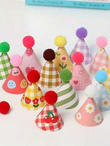 30PCS 随机颜色各种迷你生日帽装饰卡通可爱生日帽情人节礼物随机颜色的礼物情人节装饰帽插件生日快乐国旗插入