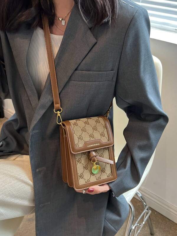 This Year's Popular French Minority Bag, Women's New Retro Spring And Summer Mobile Phone Bag, Fashionable Mini Small Square Bag