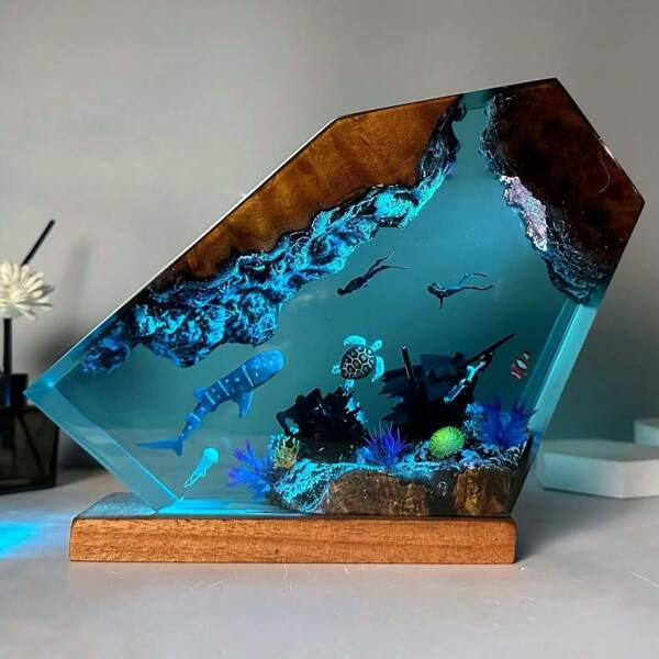 Walhai und Taucherpaare Harz Nachtlicht - Ozean-Themen Lampe, handgefertigt Heimdekoration, ein Geschenk für Kinder, Vatertag oder Muttertag.